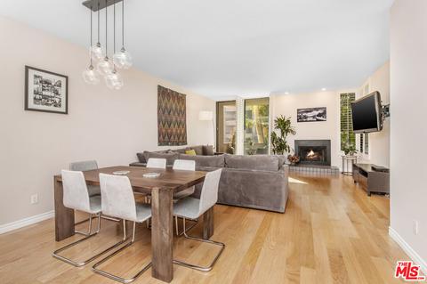 500 S Barrington Ave #4, Los Angeles, CA 90049