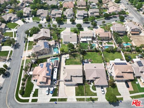 9151 Hamilton St, Rancho Cucamonga, CA 91701 photo 4