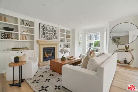 305 Arnaz Dr #101, Los Angeles, CA 90048