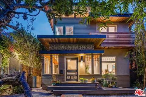 838 Palms Blvd, Venice, CA 90291