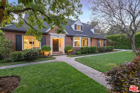 2239 Canyon Dr, Los Angeles, CA 90068