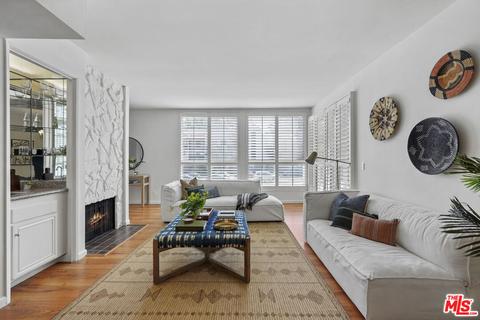 17711 Margate St #114, Encino, CA 91316