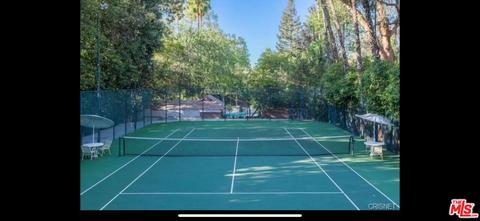 17325 Magnolia Blvd, Encino, CA 91316
