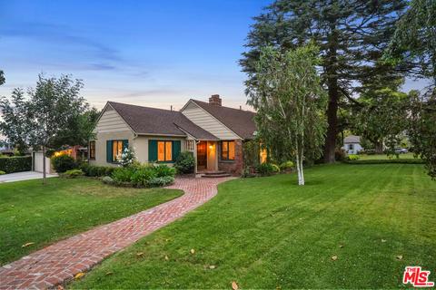 900 W Kenneth Rd, Glendale, CA 91202