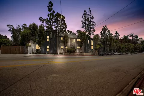 348 S Barrington Ave, Los Angeles, CA 90049