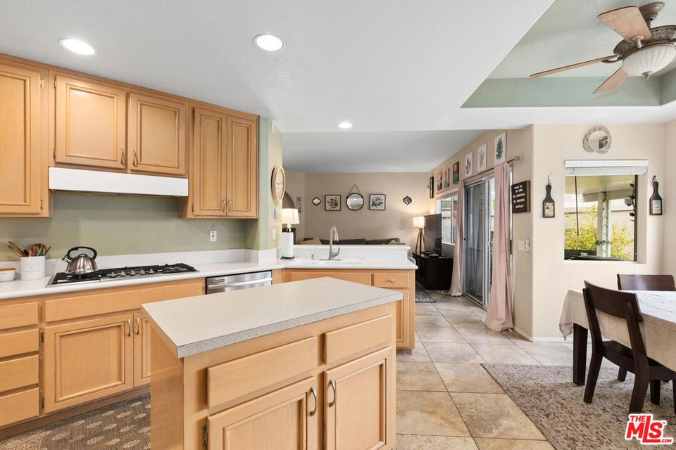  24538 Avenida Arconte, Murrieta, CA 92562 photo 5