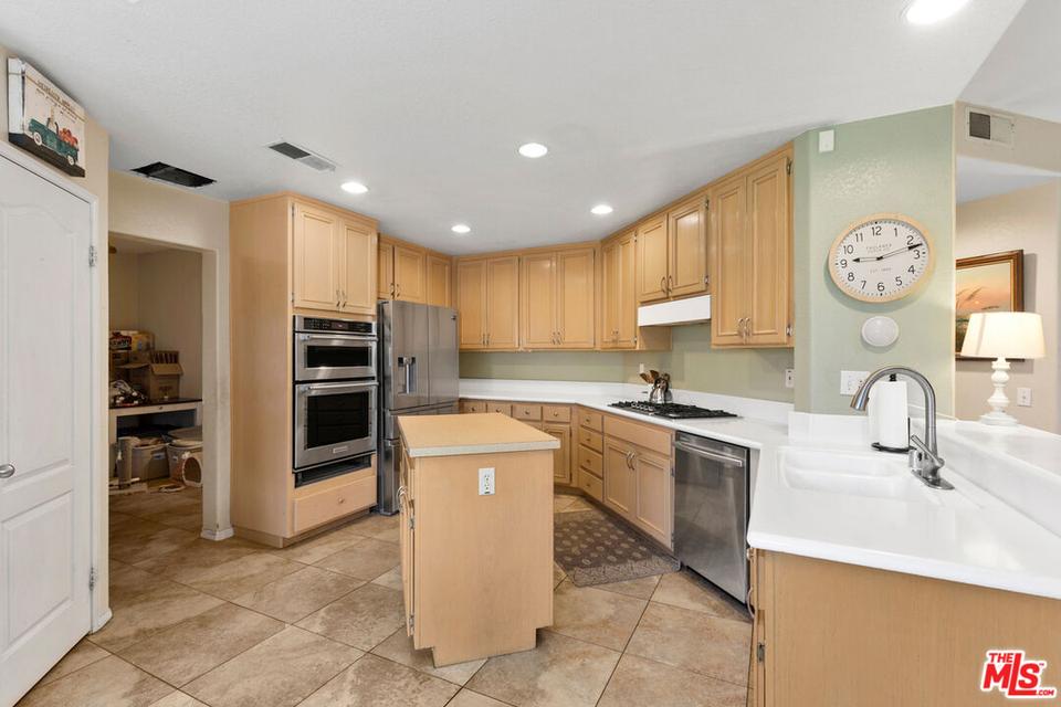  24538 Avenida Arconte, Murrieta, CA 92562 photo 2