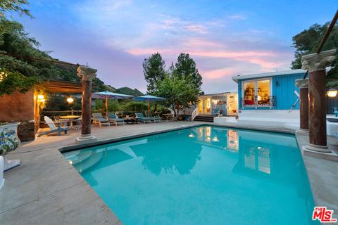 28985 Crags Dr, Agoura Hills, CA 91301