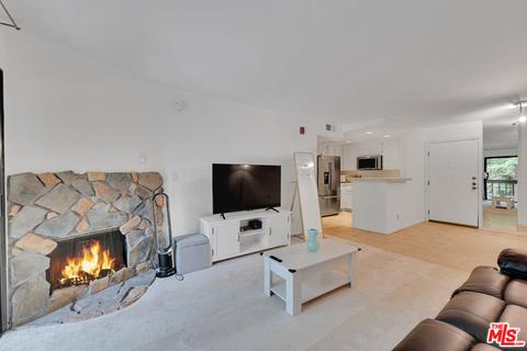 22100 Burbank Blvd #347E, Woodland Hills, CA 91367