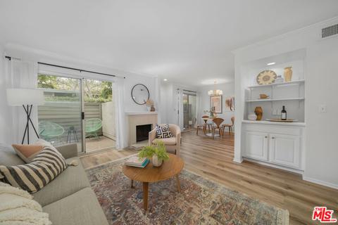 11818 Moorpark St #D, Studio City, CA 91604