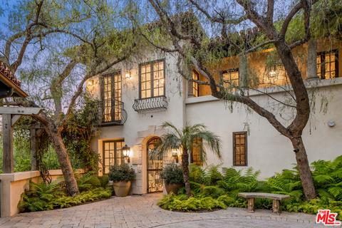 2670 Bowmont Dr, Beverly Hills, CA 90210