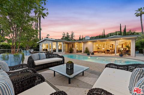 8040 Okean Ter, Los Angeles, CA 90046