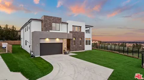 20370 W Aberdeen Ln, Porter Ranch, CA 91326