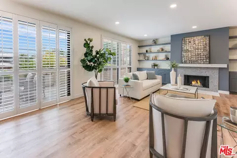 11322 Camarillo St #104, Toluca Lake, CA 91602