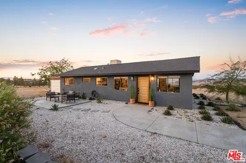 3025 Kickapoo Trl, Landers, CA 92285 photo 2