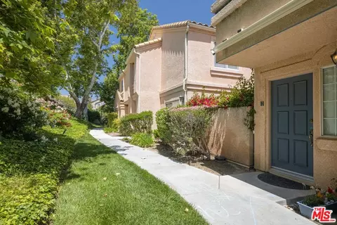 25220 Steinbeck Ave #B, Stevenson Ranch, CA 91381
