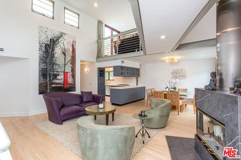 812 17th St #2, Santa Monica, CA 90403