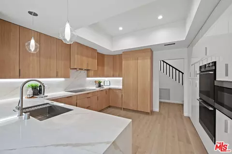 2431 Century Hl, Los Angeles, CA 90067