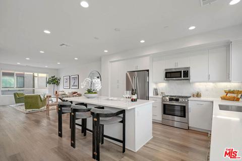 13107 W Lumina Way, Valley Glen, CA 91401