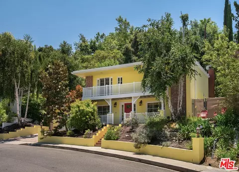 3350 Berry Dr, Studio City, CA 91604