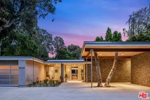4914 Natoma Ave, Woodland Hills, CA 91364