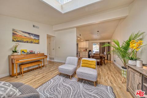 606 Watson Ave, Simi Valley, CA 93065 photo 2
