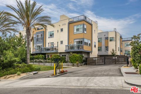 2753 Waverly Dr #904, Los Angeles, CA 90039