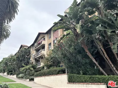 1730 Camino Palmero St #320, Los Angeles, CA 90046