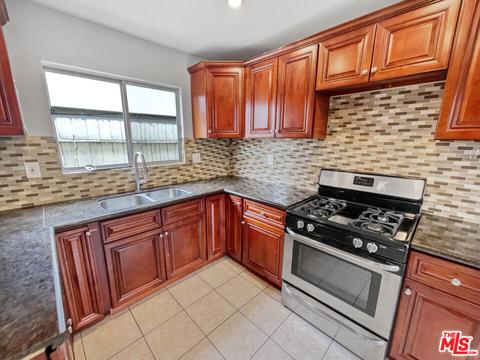 462 E 61st St, Long Beach, CA 90805 photo 9