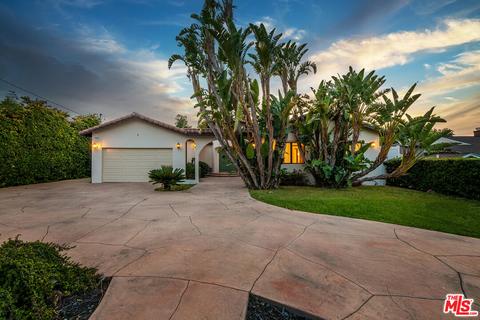 5663 Jumilla Ave, Woodland Hills, CA 91367