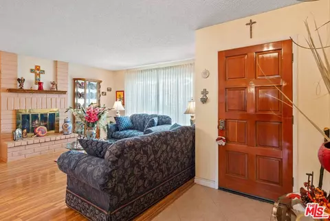 408 E Ranger Ct, Upland, CA 91784 photo 4