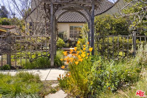 417 N Bowling Green Way, Los Angeles, CA 90049