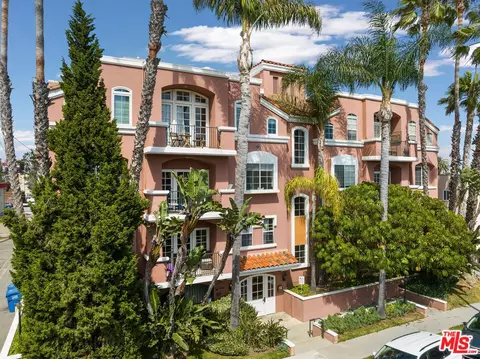 1522 S Saltair Ave #202, Los Angeles, CA 90025