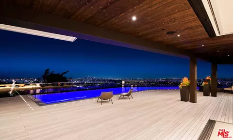 8116 Laurel View Dr, Los Angeles, CA 90069