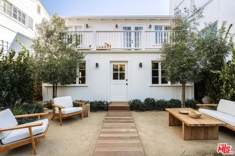206 W Channel Rd, Santa Monica, CA 90402