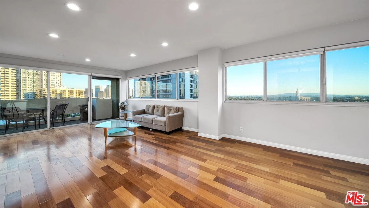 10701 WILSHIRE BLVD Unit 903