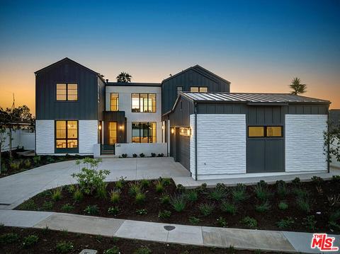 2411 Bamboo St, Newport Beach, CA 92660