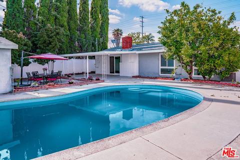 20606 Parthenia St, Winnetka, CA 91306