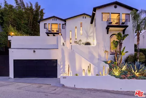 1618 Sunset Plaza Dr, Los Angeles, CA 90069