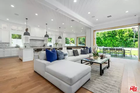 4453 Balboa Ave, Encino, CA 91316