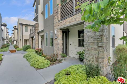 19549 Astor Pl, Northridge, CA 91324