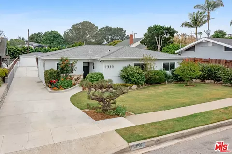 1335 Walgrove Ave, Los Angeles, CA 90066