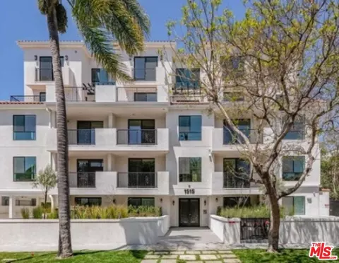 1515 S Holt Ave #204, Los Angeles, CA 90035