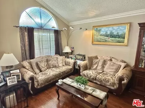 935 Mesa View St, Upland, CA 91784 photo 2