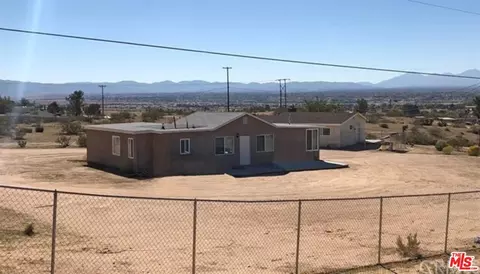 11976 Devarian Ln, Apple Valley, CA 92308
