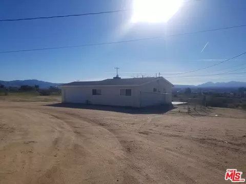 11976 Devarian Ln, Apple Valley, CA 92308 photo 6