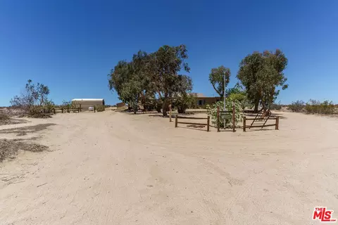 3535 Knoll Dr, Twentynine Palms, CA 92277