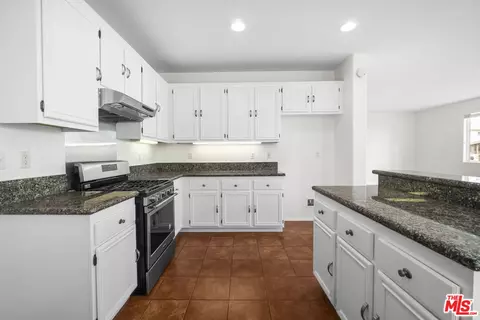 17520 Persimmon Dr, Carson, CA 90746 photo 37