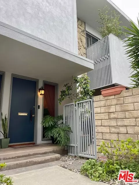 4277 W Sarah St #31, Burbank, CA 91505