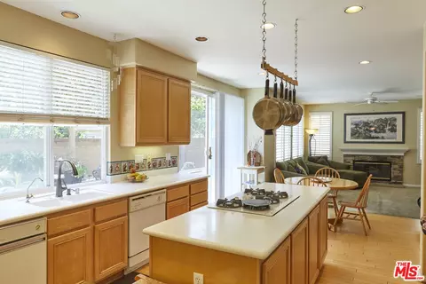 6 Mountainbrook, Irvine, CA 92620 photo 7